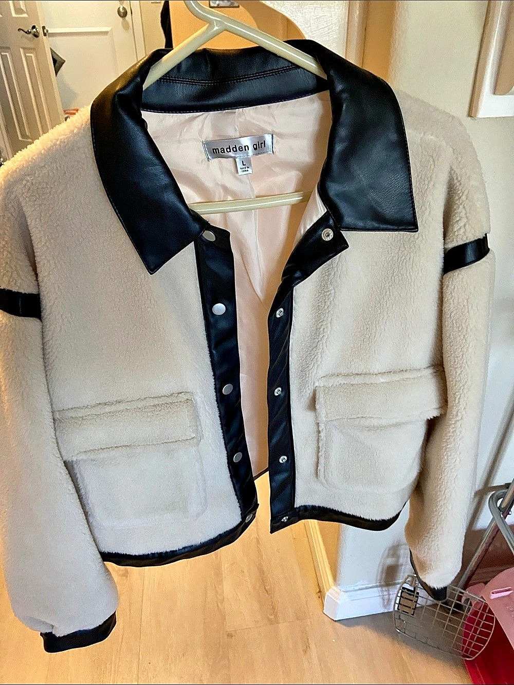 Madden Girl Teddy Jacket Cream & Black Size Large Like New